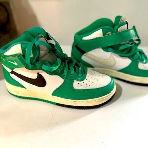 Nike Air Force 1’07 LV8 Mid Split Men’s size 8